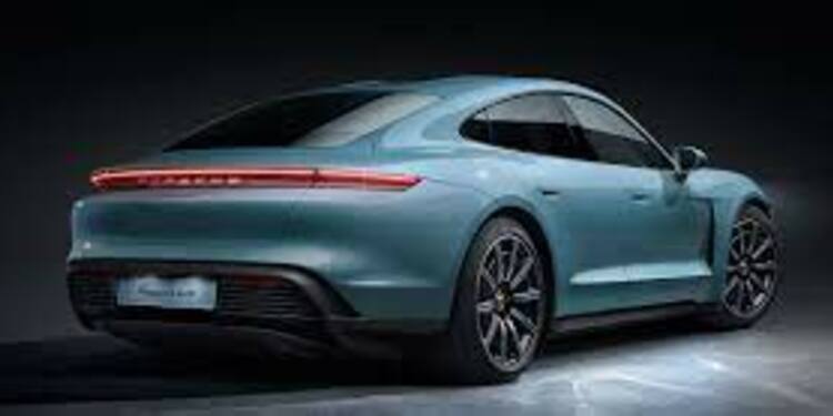 Freelancer's Portfolio Cover Image - Manayer Al-Qallaf - Voiceover