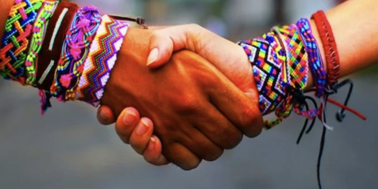 صورة غلاف مشروع المبدع المستقل - لطيفة الهزاع - التعليق الصوتي